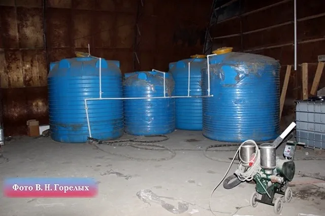 На территории бывшего свинарника в селе Курьи ликвидировали бутлегерский цех