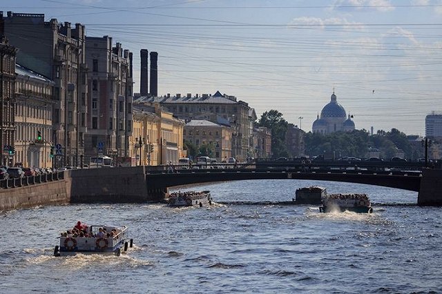 «Фонтанка» высказала версию жуткого убийства адмиралом жены и сына в Петербурге