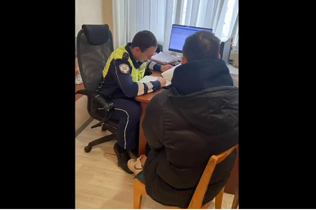 Уральца оштрафовали за украшение автомобиля гирляндами