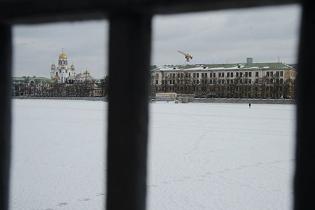 В Екатеринбурге снесут здание с надписью «Кто мы? Откуда? Куда мы идём?»