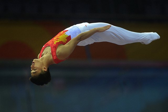 Польский спортсмен упал с батута на Европейских играх