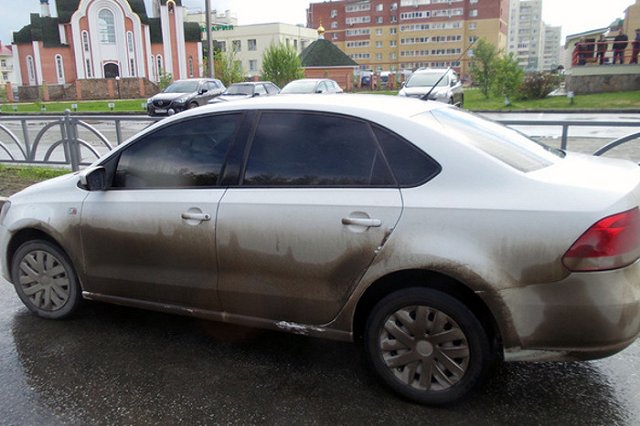 На Урале инструктор ДОСААФ побил инспектора ГИБДД за требование снять тонировку