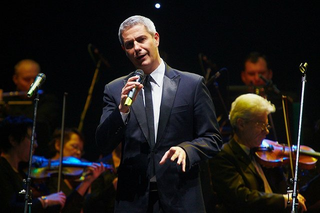 Итальянский певец отказался от гастролей в Крыму из-за Украины