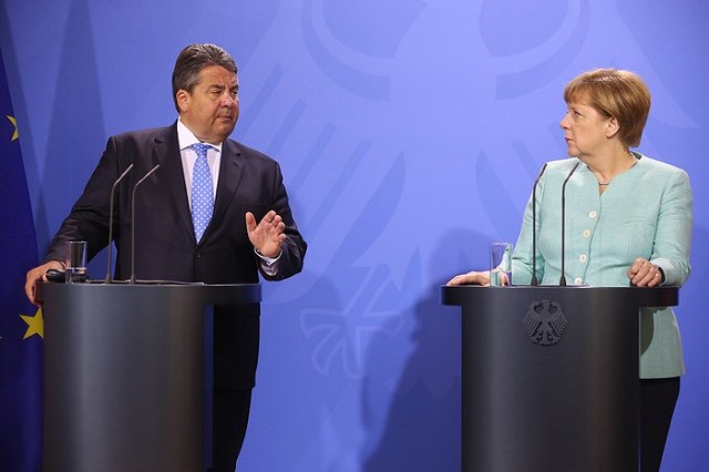 Киев возмутило предложение Берлина отменить санкции против России