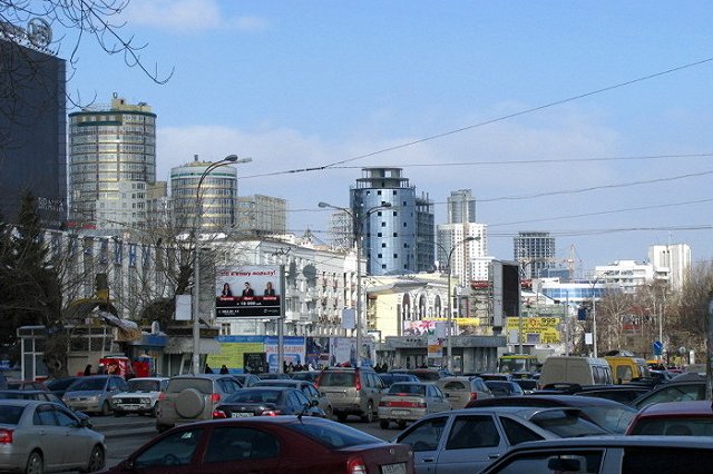 Ещё на 10 улицах в Екатеринбурге запретят парковаться с 1 июля