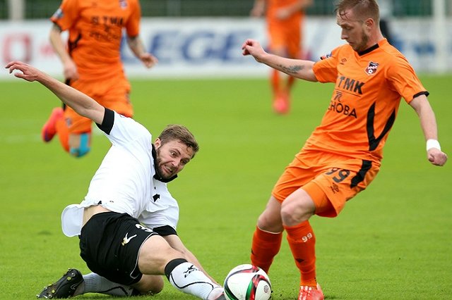 Игроки «Автомобилиста» и «Урала» сменят коньки и бутсы на валенки