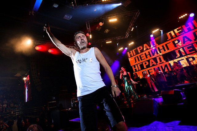 Шнуров посвятил стих рассуждающему о малоимущих «тунеядцах и алкашах» депутату