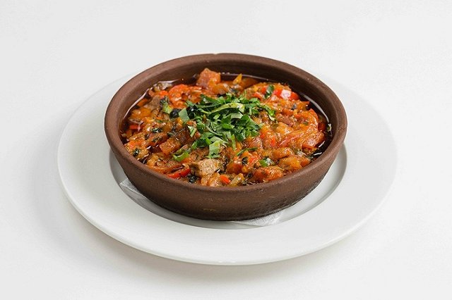 Свердловских заключенных будут кормить «Чашушули по-грузински» со свининой