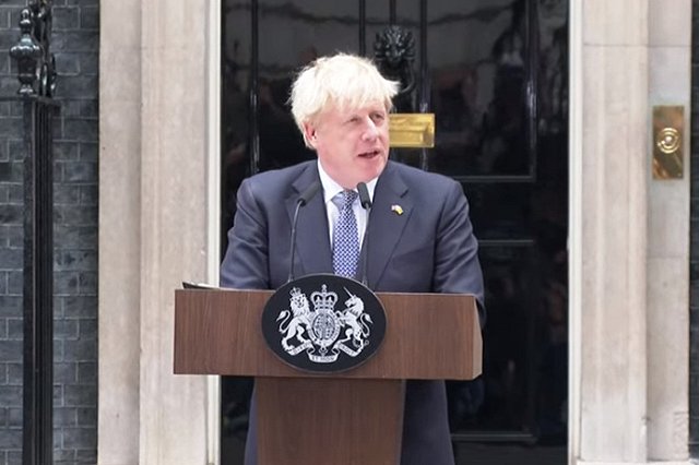 Джонсон объявил об отставке