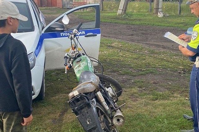 «Слезь с руля». В Ирбите задержали 12-летнего мотоциклиста