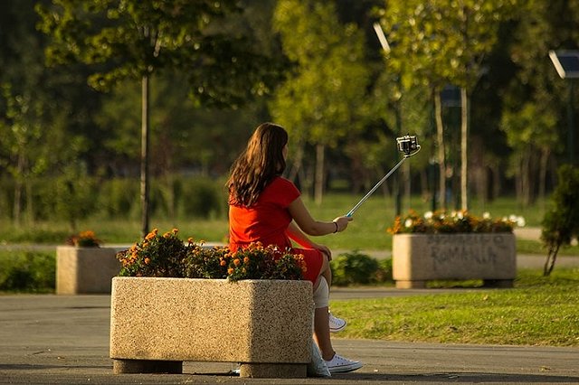 Психолог объяснила, почему люди не нравятся себе в записи и как от этого избавиться