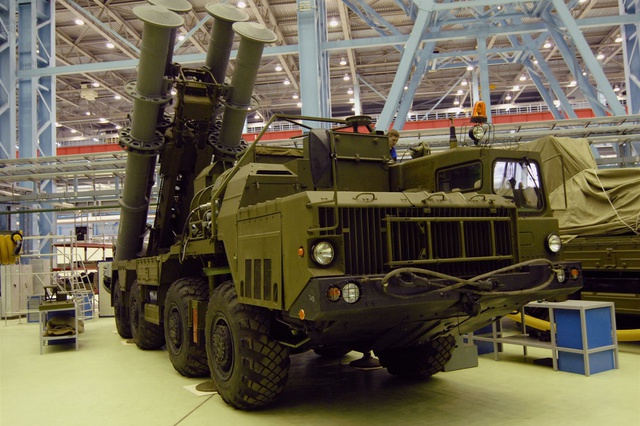 Через Одессу начали перебрасывать ЗРК С-300 c надписью «УКРГАЗ»