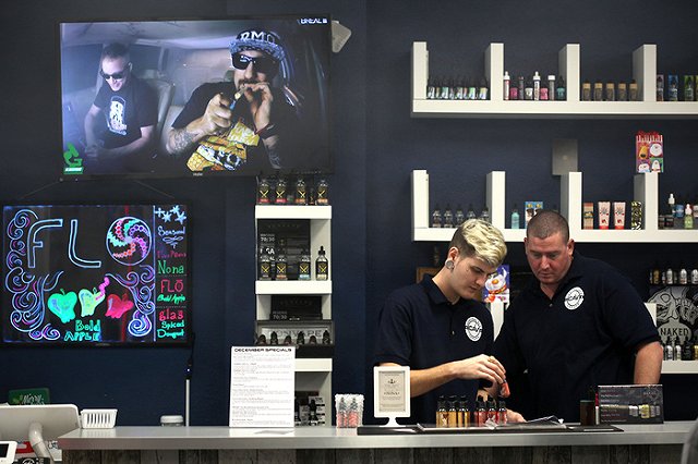 В Госдуму внесли законопроект об ограничении вейпов и кальянов