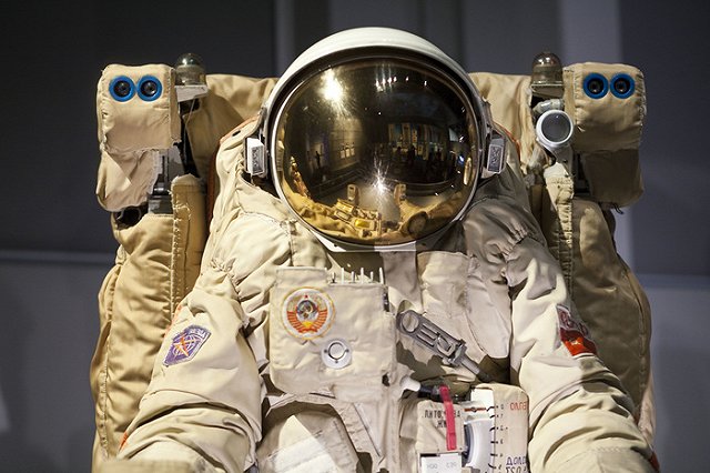 Рогозин допустил создание Россией альтернативной лунной станции