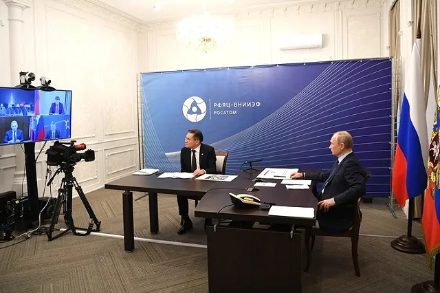 Путин сделал замечание чиновникам по поводу шапок