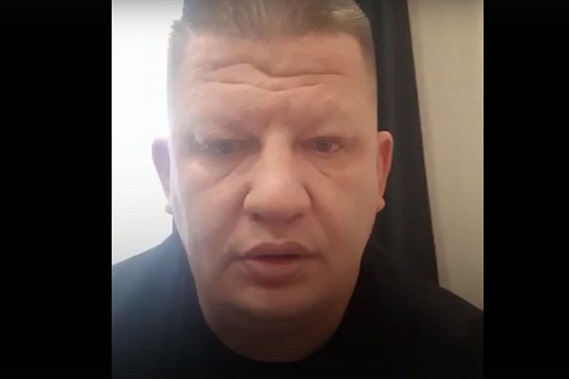 Екатеринбуржец на элитной машине, который стащил мыло в «Высоцком», попал на видео