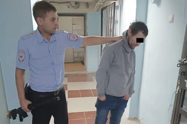 В Екатеринбурге мужчина с «винтовкой» пришел на детскую площадку