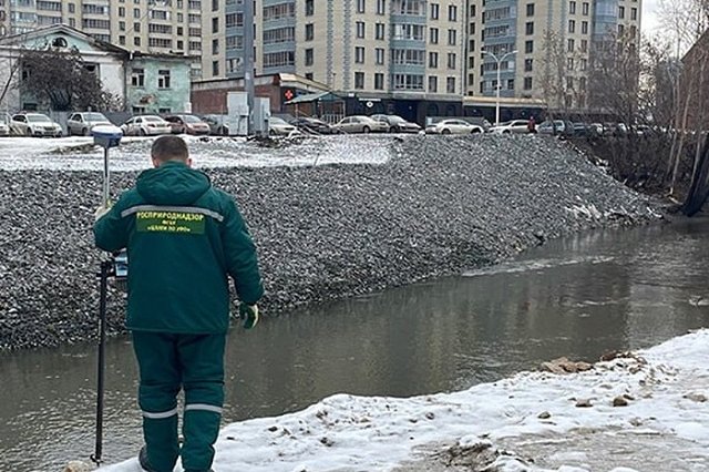 Росприроднадзор примет меры из-за раскопок у Царского моста