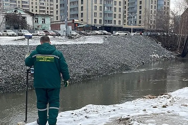 Росприроднадзор примет меры из-за раскопок у Царского моста