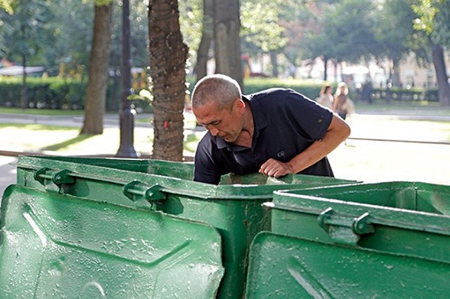 Московский бомж-блогер запустил кампанию по сбору денег на новые зубы
