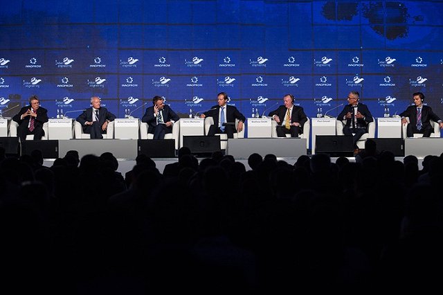 Синее небо, отель за 50 тысяч и «очень трудно кушать»