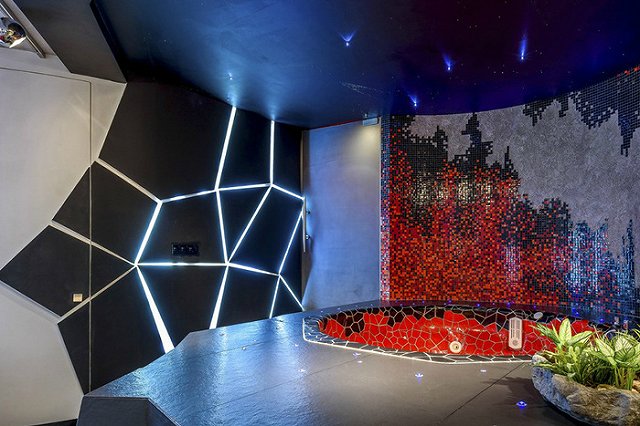 В Екатеринбурге продается квартира с вулканической ванной за 32 миллиона рублей