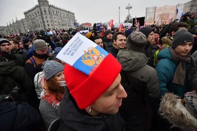 Центробанк выпустил 25-рублевую монету в честь юбилея российской Конституции