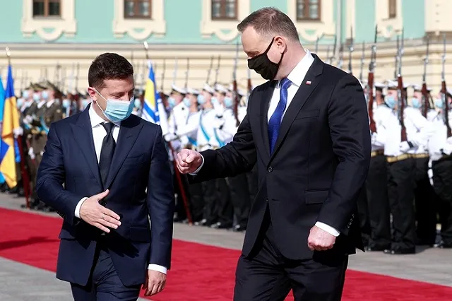 Шарий рассказал, как Киев намерен нажиться на вакцине из России