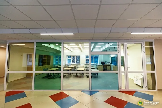 На Уралмаше завершили капитальный ремонт начальной школы