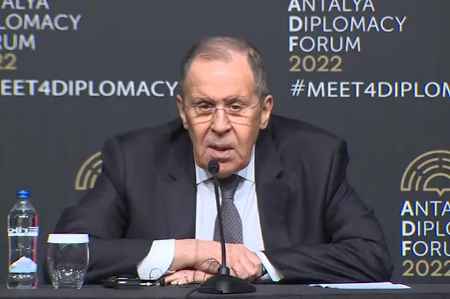 Лавров заявил, что не собирался договариваться с Кулебой о прекращении огня