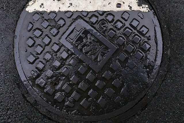 На Урале 7-летний ребенок упал в открытый колодец