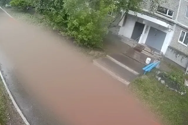 Под Екатеринбургом школьника изрезал ножом одноклассник