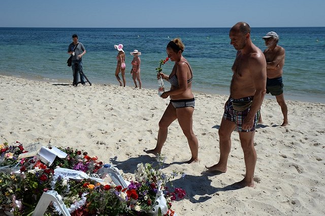 Российские туристы попросили досрочно вернуть их из Туниса