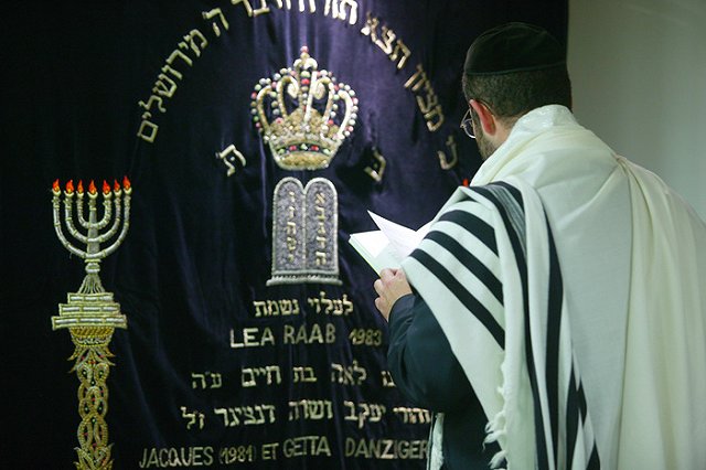 Израильтянин подал в суд на Бога