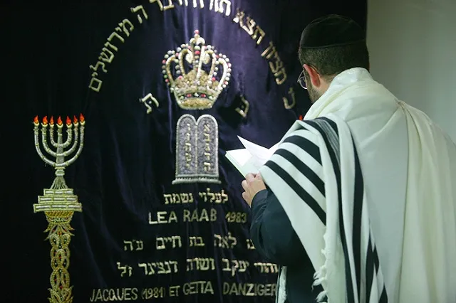 Израильтянин подал в суд на Бога