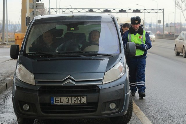 Водителя в Москве оштрафовали за нарушение впереди ехавшей машины