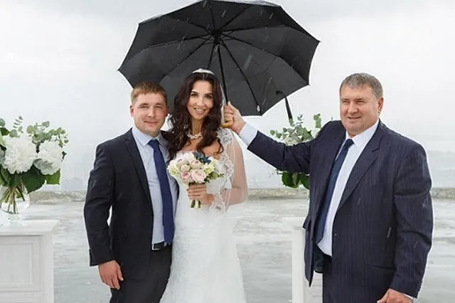 У дочери осужденного главы района Екатеринбурга угнали «Инфинити»