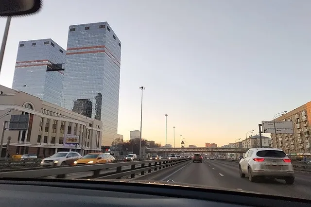 «Екатеринбург все перепутал». Варламов раскритиковал расширение Каменного моста в угоду машинам