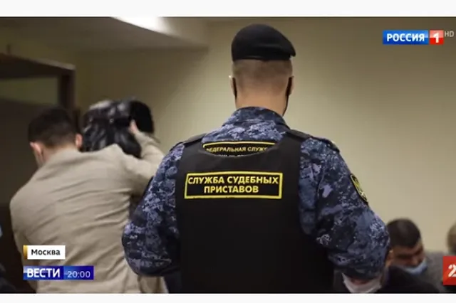 «У нас пронос». Житель Свердловской области пришел в суд с пистолетом