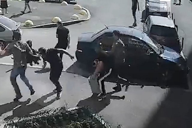 В Академическом автохам устроил массовую драку