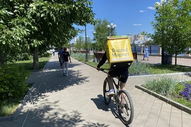 Свердловский депутат заявил, что работа в службе доставки приводит к деградации