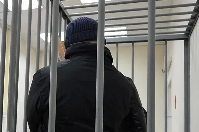 Подозреваемый в причинении побоев екатеринбургскому учёному помещён под стражу