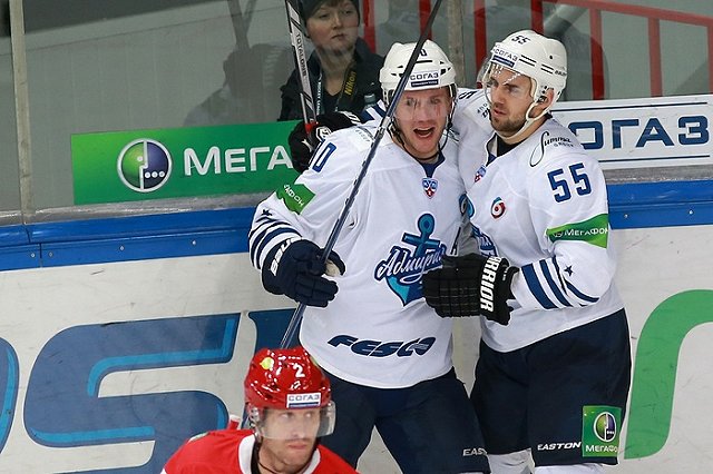 Андрей Разин принес извинения за «страшную игру» в матче с «Адмиралом»