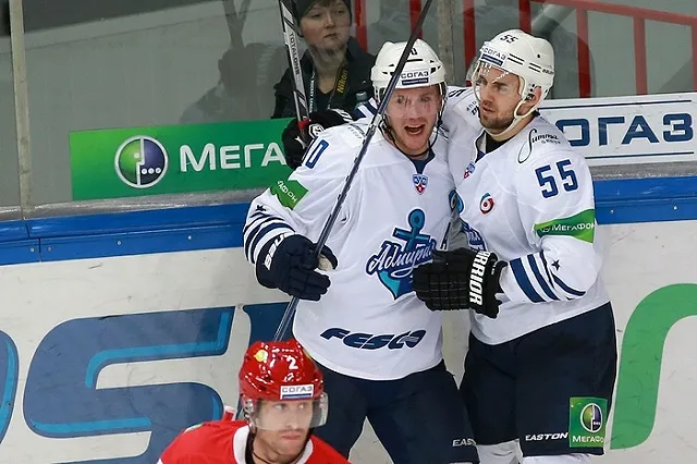 Андрей Разин принес извинения за «страшную игру» в матче с «Адмиралом»