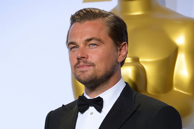 ДиКаприо заподозрили во владении украденным «Оскаром» Марлона Брандо