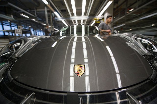 Предъявлено обвинение гонщику на Porsche Cayenne, насмерть сбившему пешехода