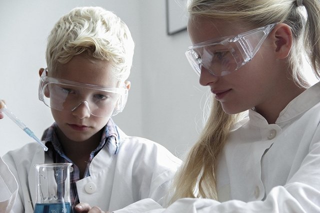 В иркутском ТРК «Комсомолл» восемь детей получили ожоги