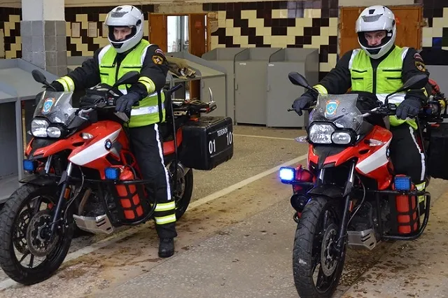 В Екатеринбурге на бoевое дежурство заступили мобильные мотогруппы спасателей