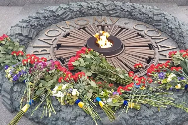 Зеленский «забыл» сказать, что Украину освободила Красная армия