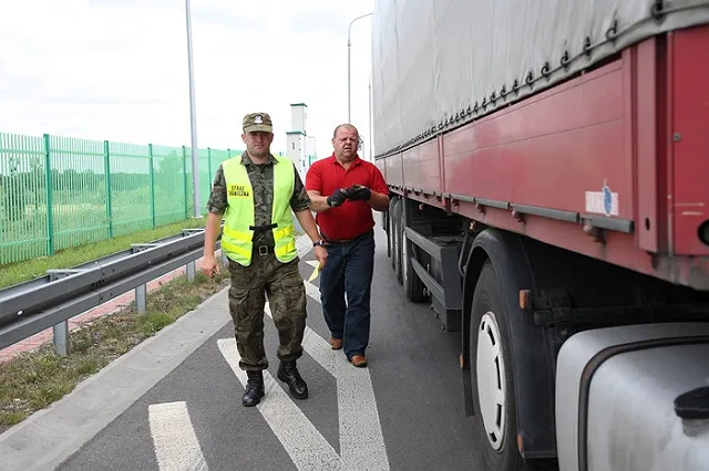 Российские фуры блокируют не только в Закарпатье, но и в Житомирской области